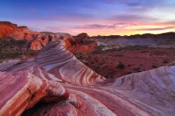 开云体育登录-速度之夜的双重奏，当F1引擎熄灭时，哈兰德在绿茵赛道完成超车