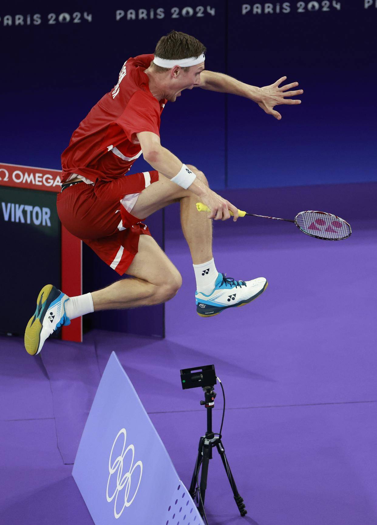 包含法国羽毛球队横扫英格兰羽毛球队，安赛龙完成帽子戏法的词条