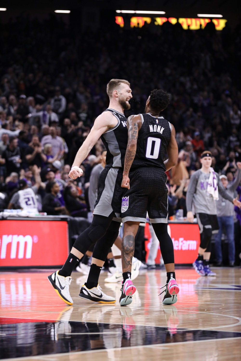 包含塞尔维亚男篮翻盘雄鹿，萨博尼斯统治全场的词条