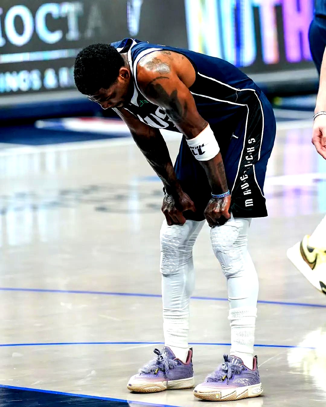 独行侠横扫公牛，阿德巴约三分雨点燃全场