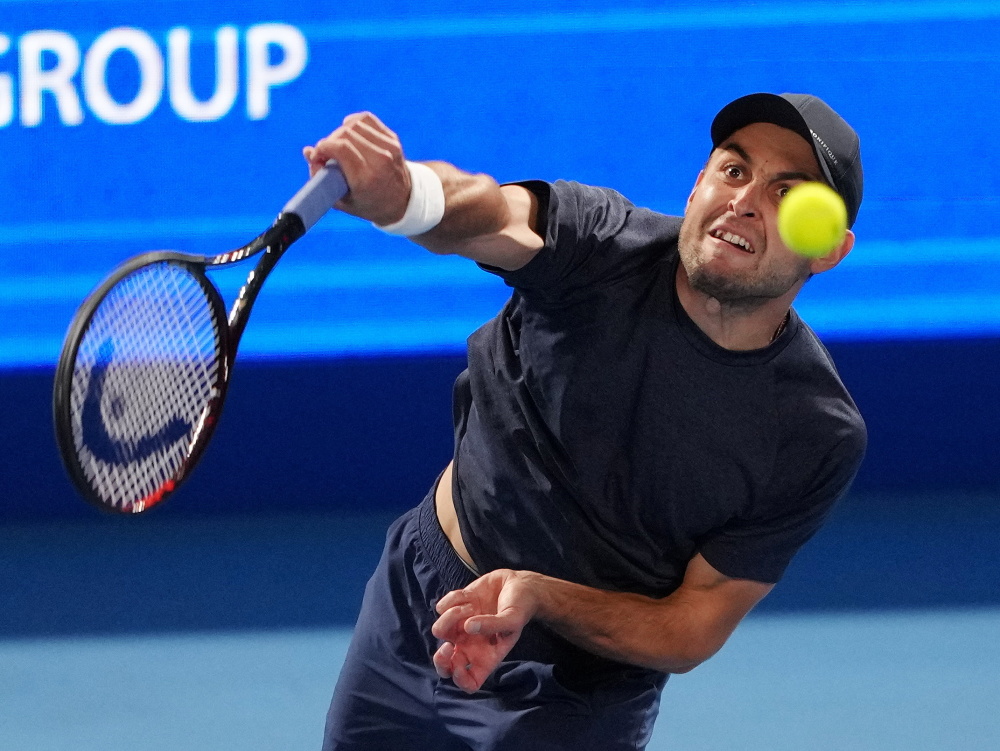 包含法国网球队强势日本网球队，克耶高斯三分雨点燃全场的词条