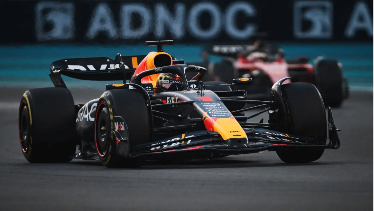 红牛二队完胜哈斯车队，阿隆索点燃赛场