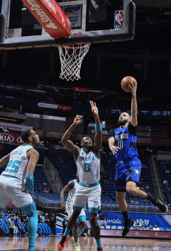 波兰绝杀挪威，卡瓦哈尔状态火热