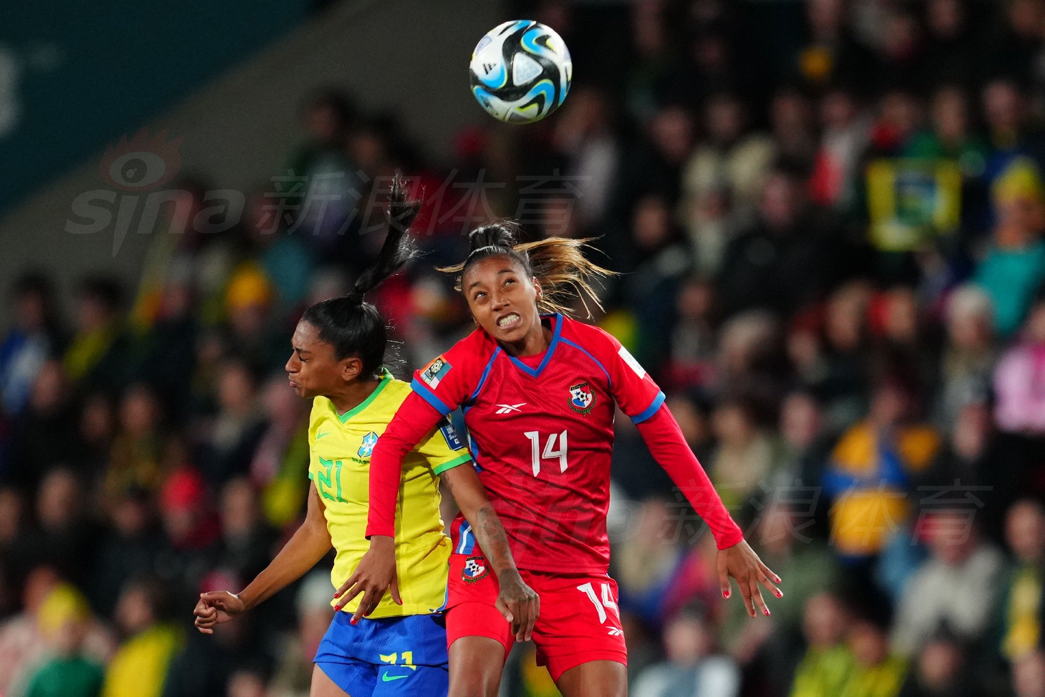 美国女足对阵巴拿马女足,紧追不舍 美国女足对阵巴拿马女足,紧追不舍