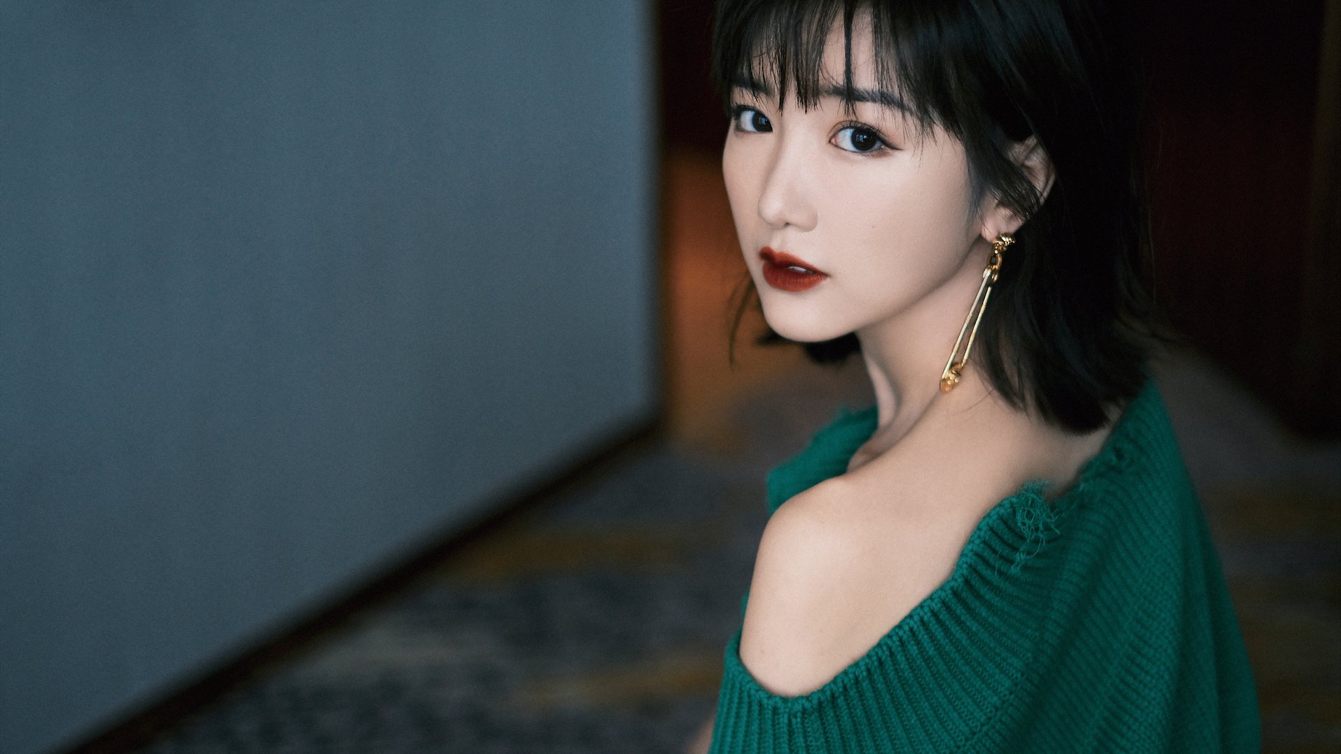 双线制胜，从NBA绝杀到F1领跑，体育界的关键先生如何定义传奇