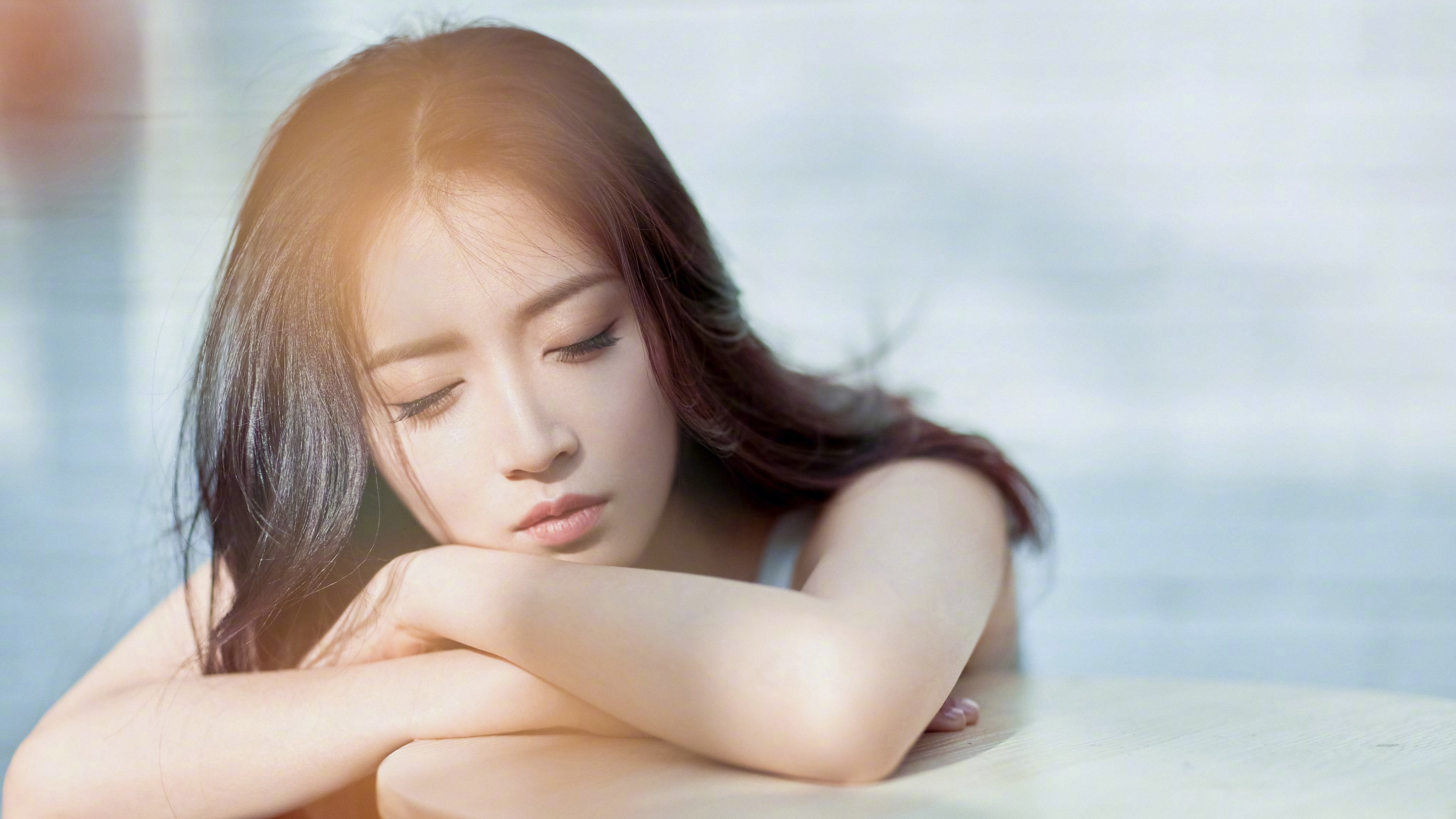 横跨三万公里的对撞，友谊赛见证新西兰奇迹，萨拉赫独造三球彻底打爆防线